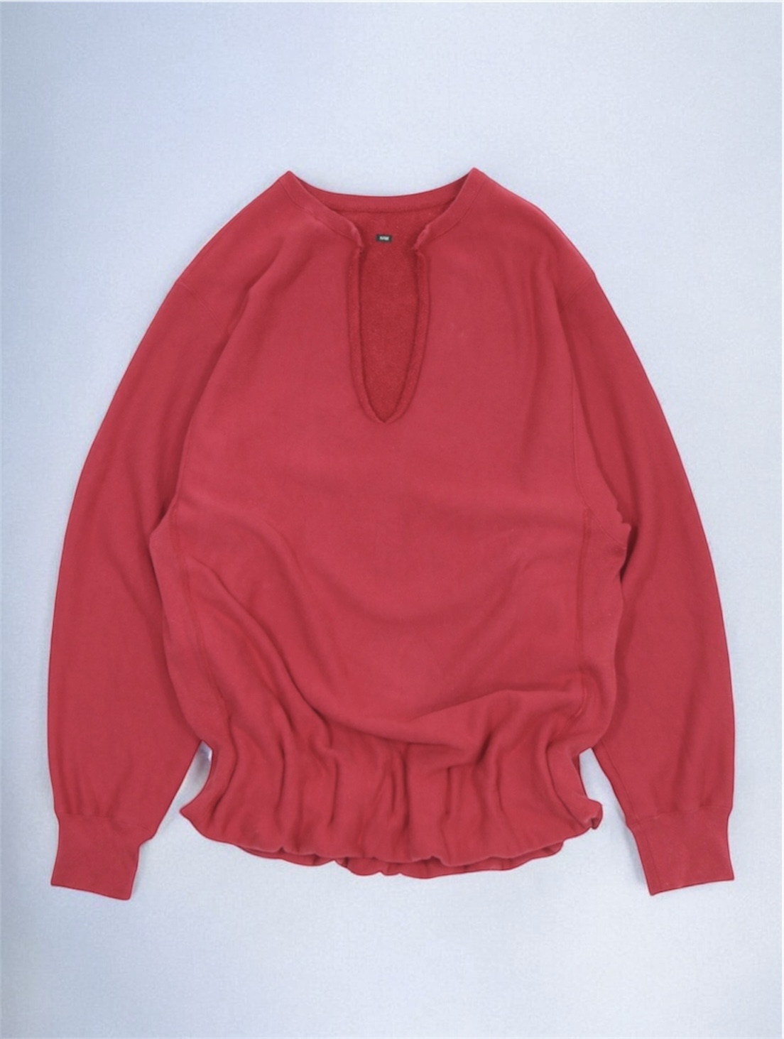Accordion Worn Neck Sweat  (RED)