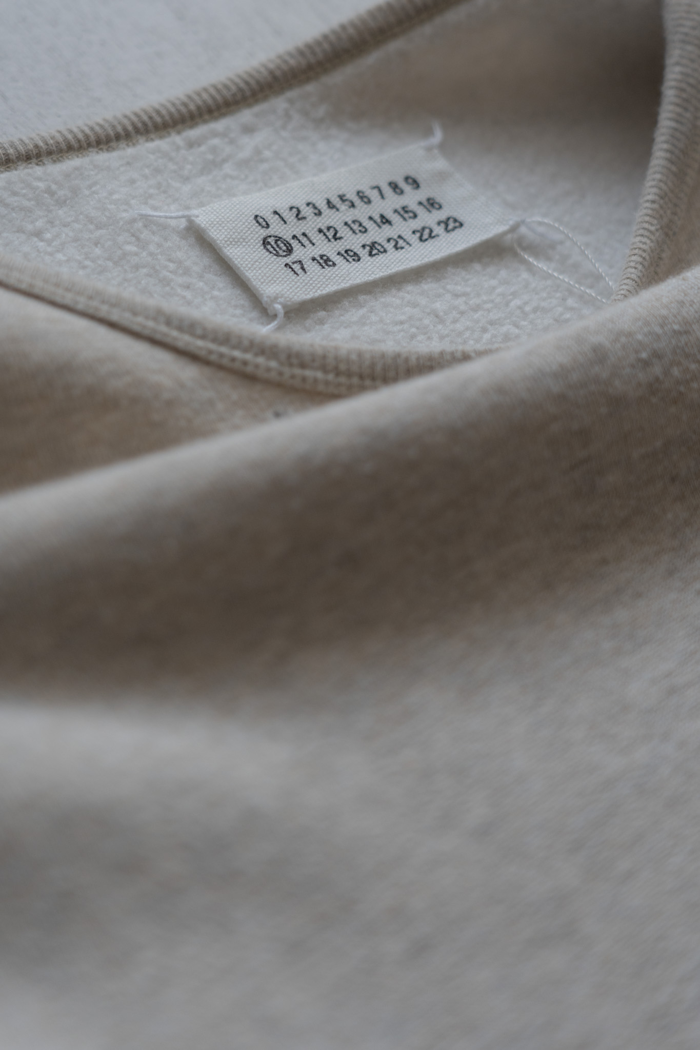 2001A/W Crew-Neck Sweatshirt With Shoulder Button (By MISS DEANNA)